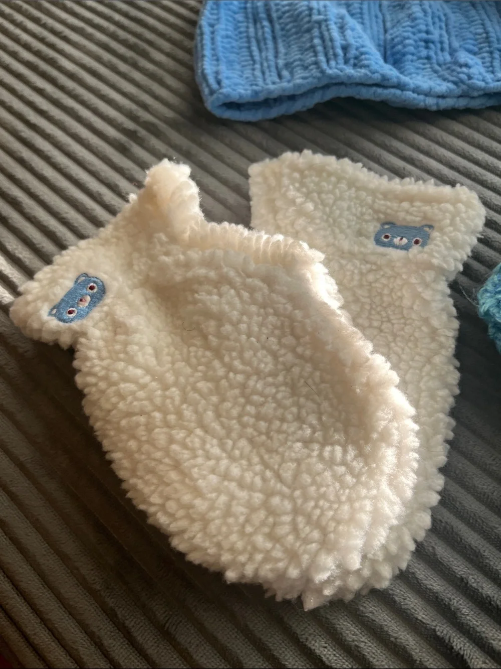 Kids Knit Beanie Set with Cream Sherpa Mittens - Blue & Aqua
